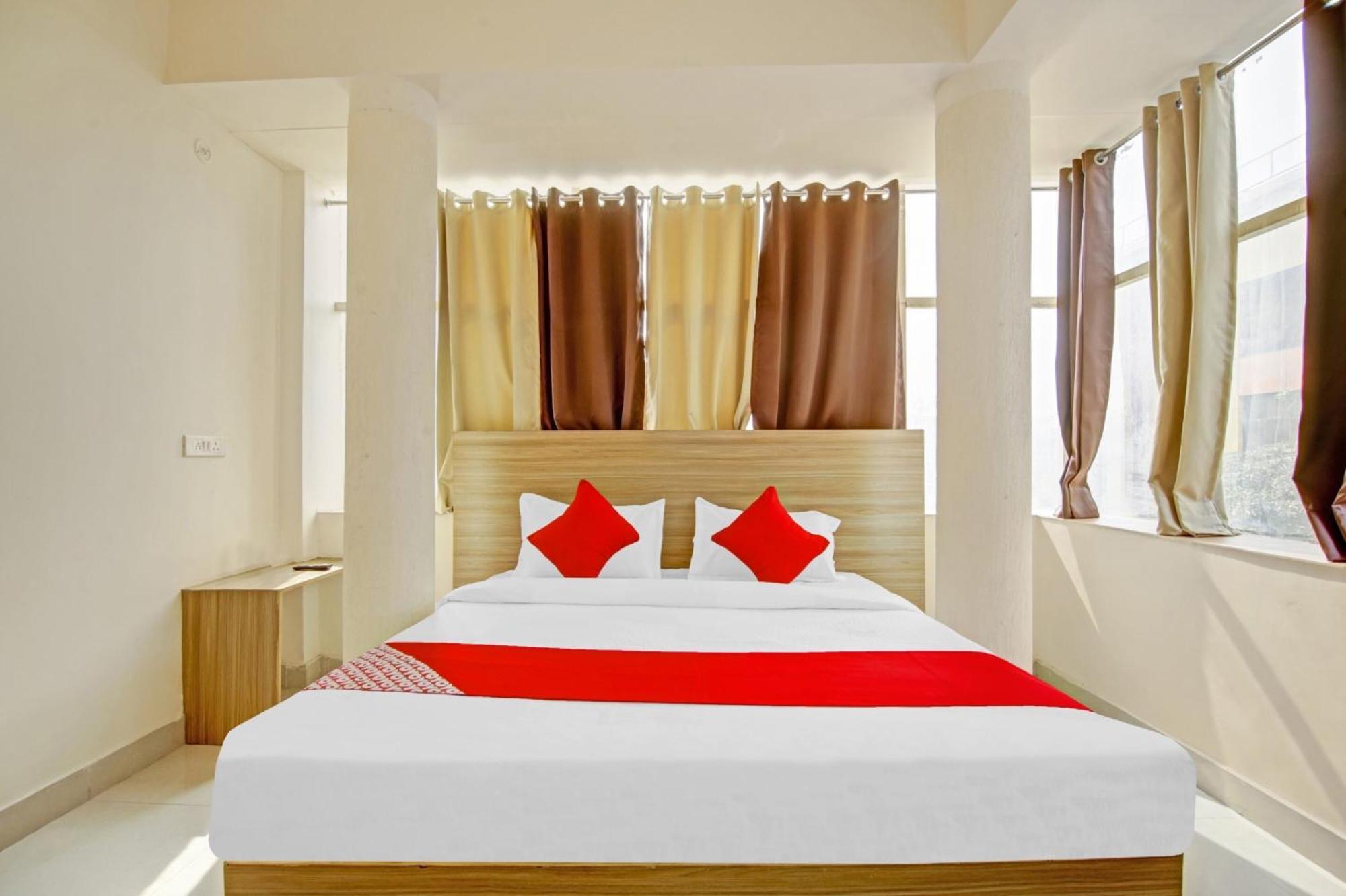 Oyo Flagship 80772 Hotel The Grand Rdc ガーズィヤーバード エクステリア 写真