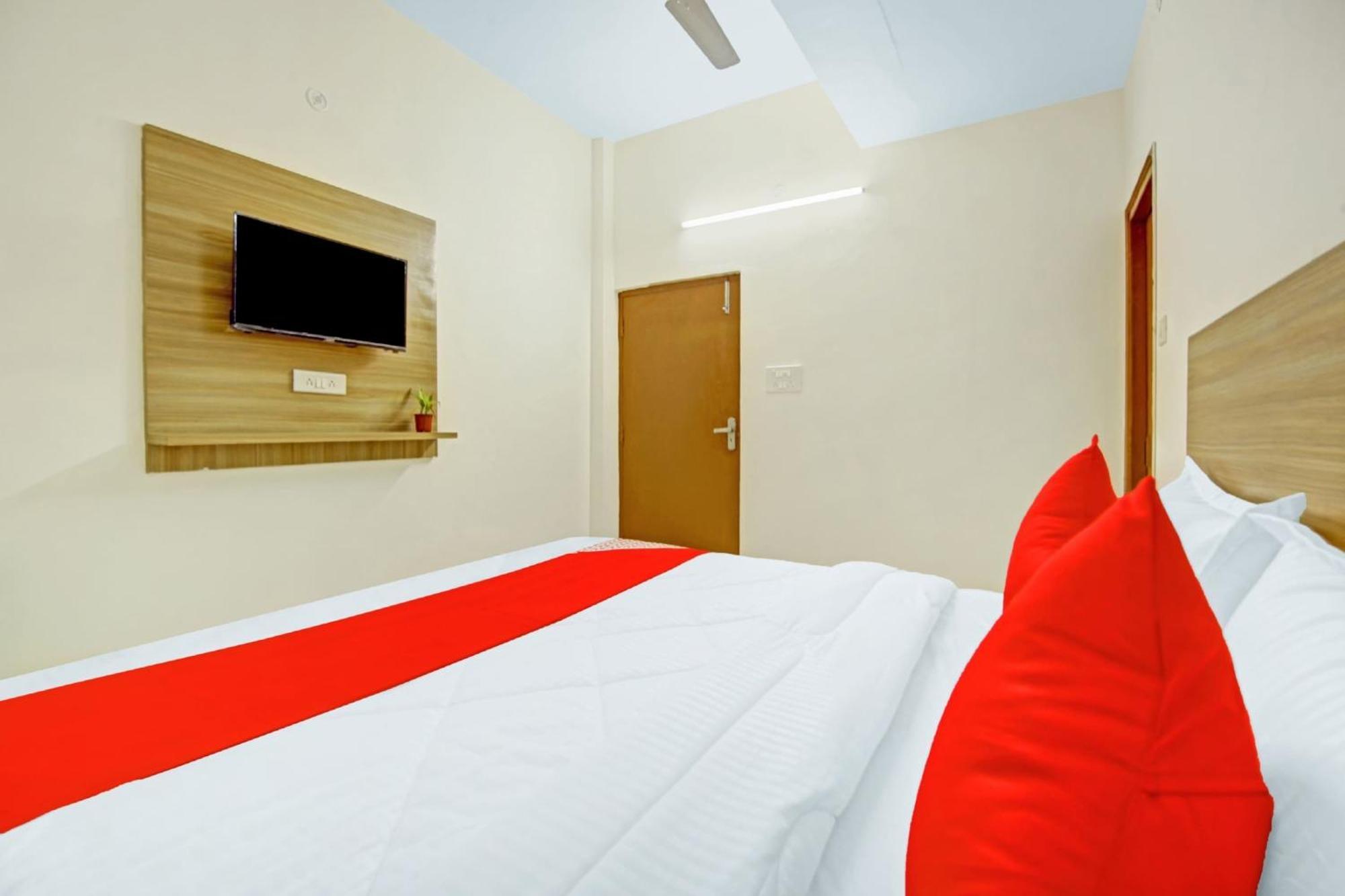 Oyo Flagship 80772 Hotel The Grand Rdc ガーズィヤーバード エクステリア 写真