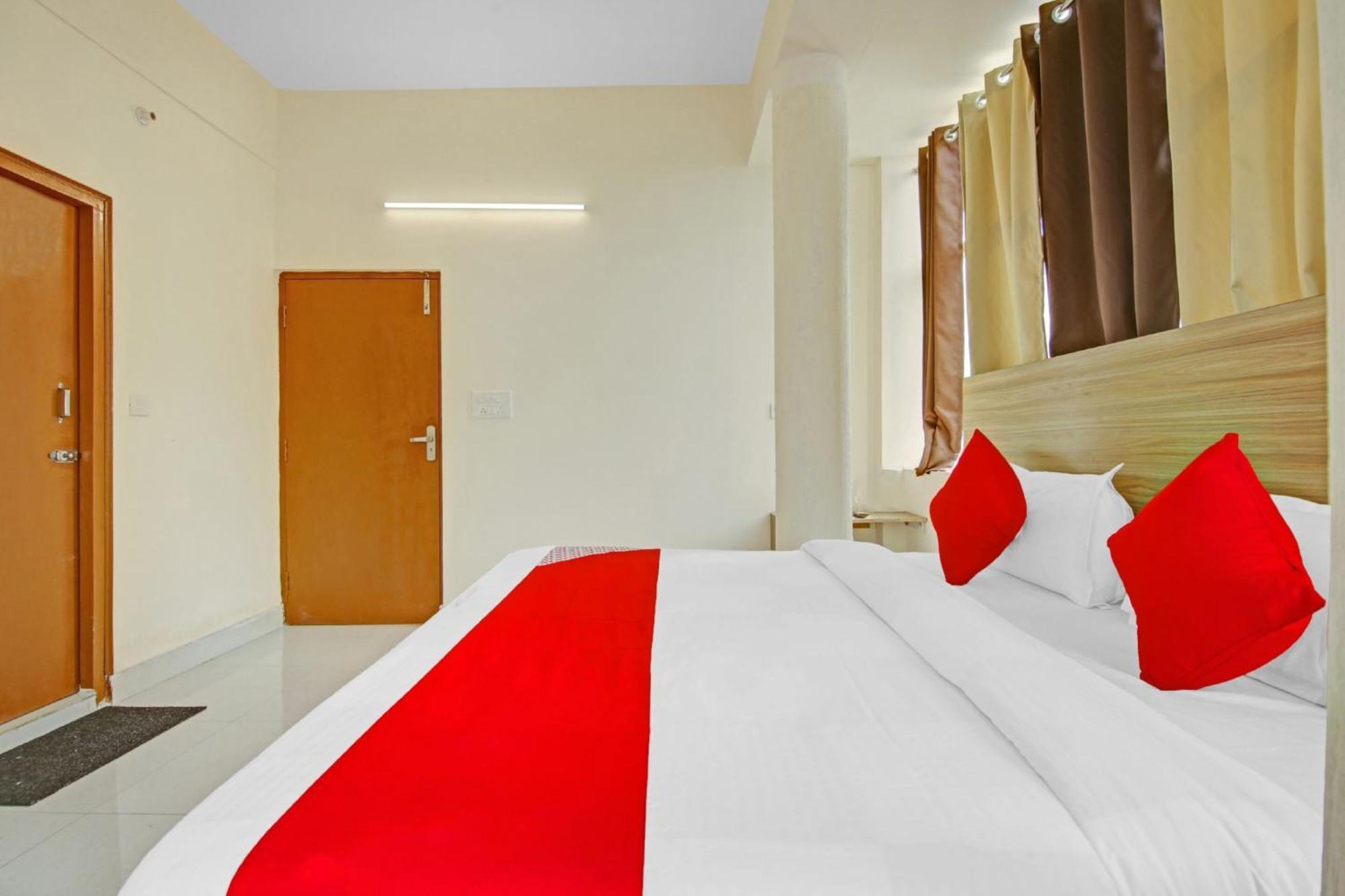Oyo Flagship 80772 Hotel The Grand Rdc ガーズィヤーバード エクステリア 写真