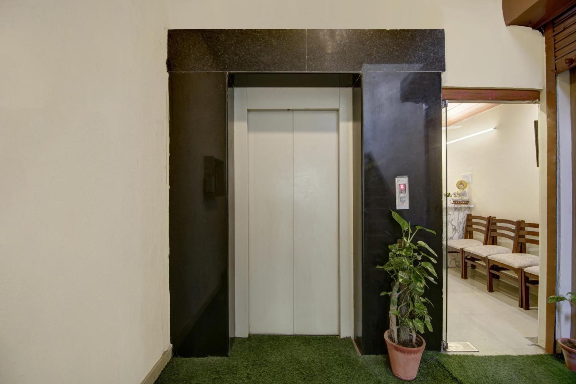 Oyo Flagship 80772 Hotel The Grand Rdc ガーズィヤーバード エクステリア 写真